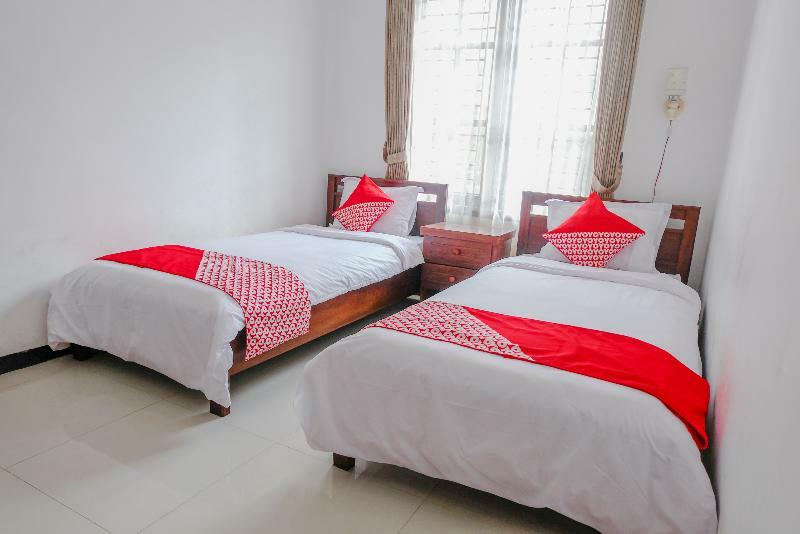 Oyo 350 D' Maktab Homestay Syariah Malang Exterior foto